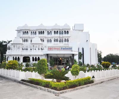 https://imgcld.yatra.com/ytimages/image/upload/t_hotel_yatra_city_desktop/v1434580791/Domestic Hotels/Hotels_Chittorgarh/Hotel Padmini/Overview.jpg